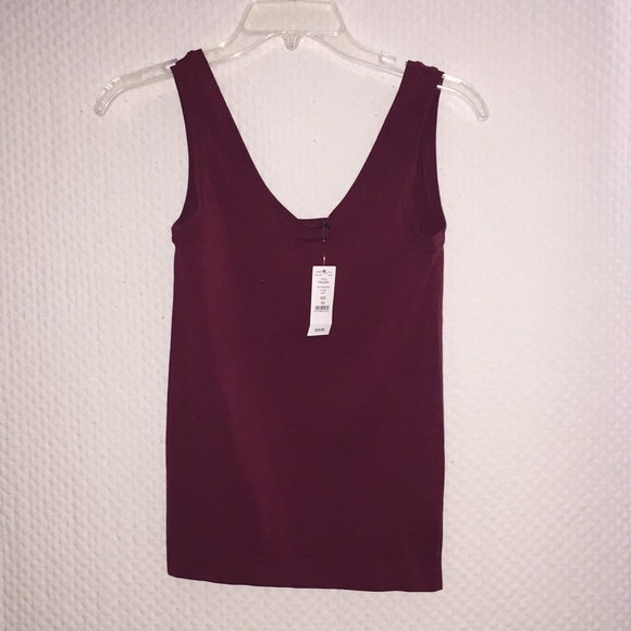 White House Black Market Tops - 🍇 White House black market Pinot Color tank top